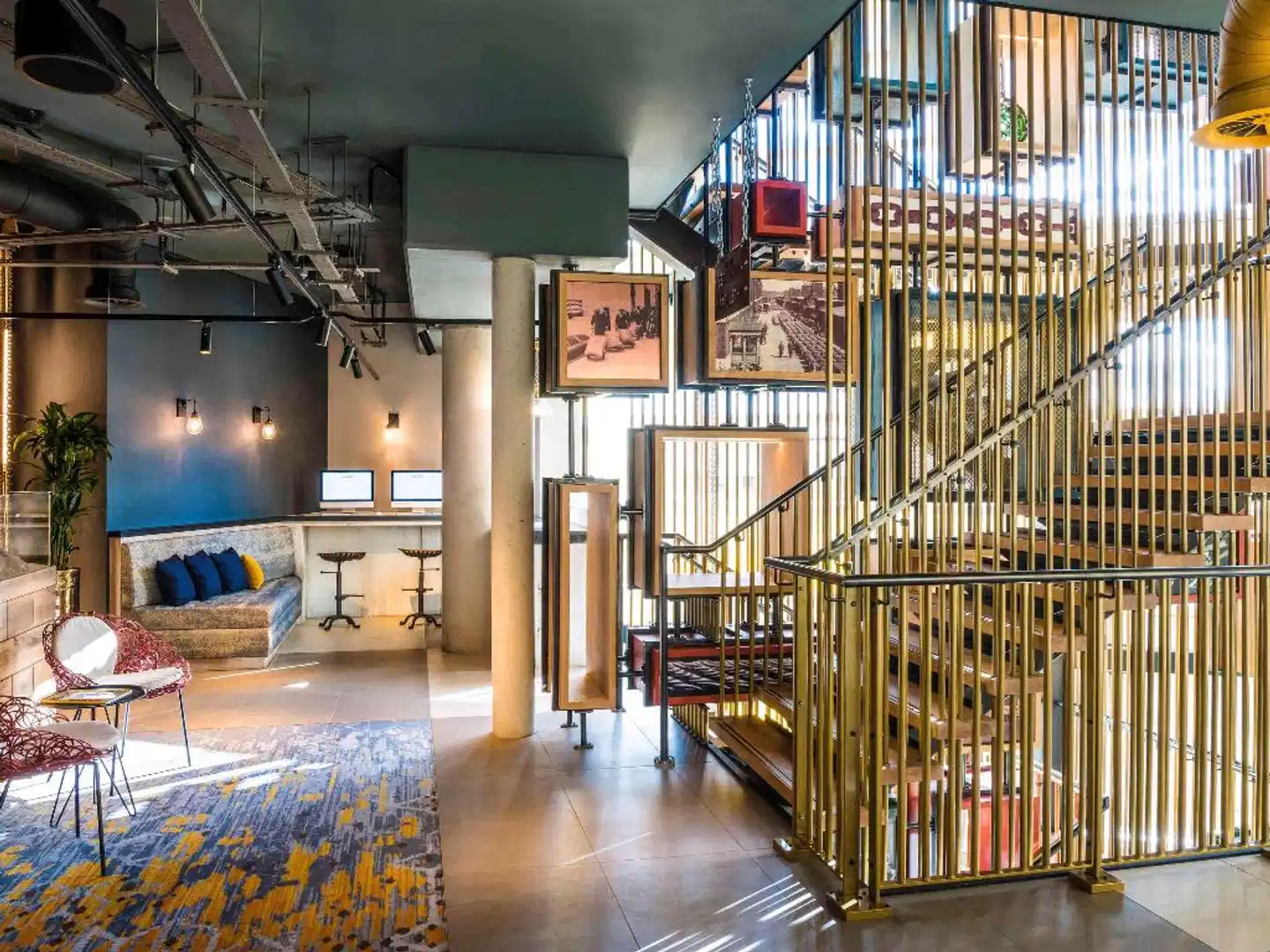 Novotel London Canary Wharf Lobby