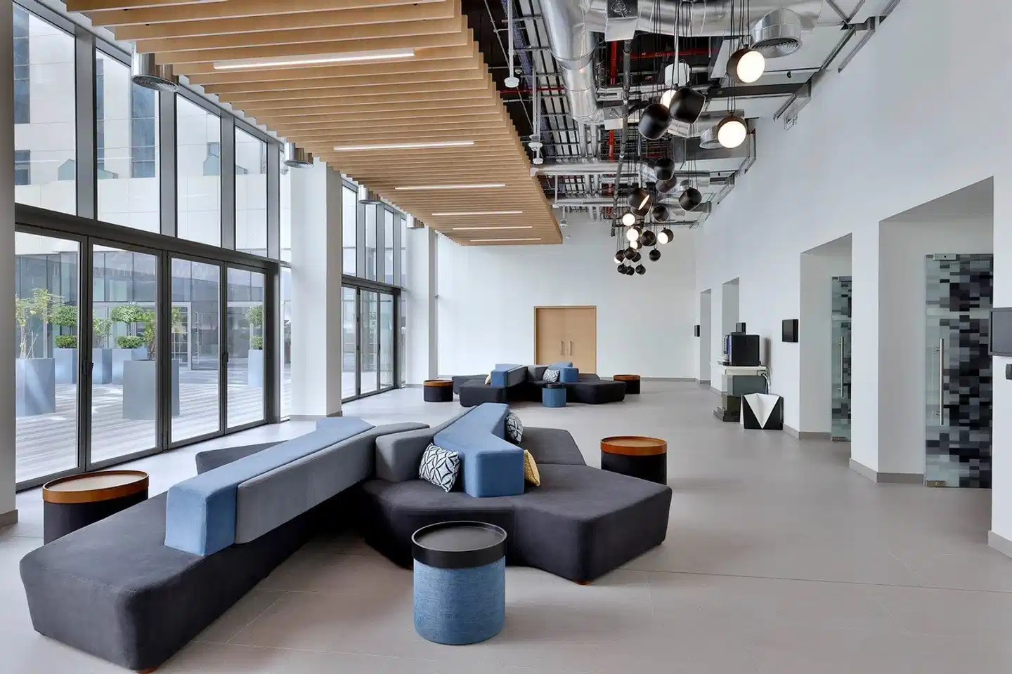 Aloft Al Mina, Dubai Lobby