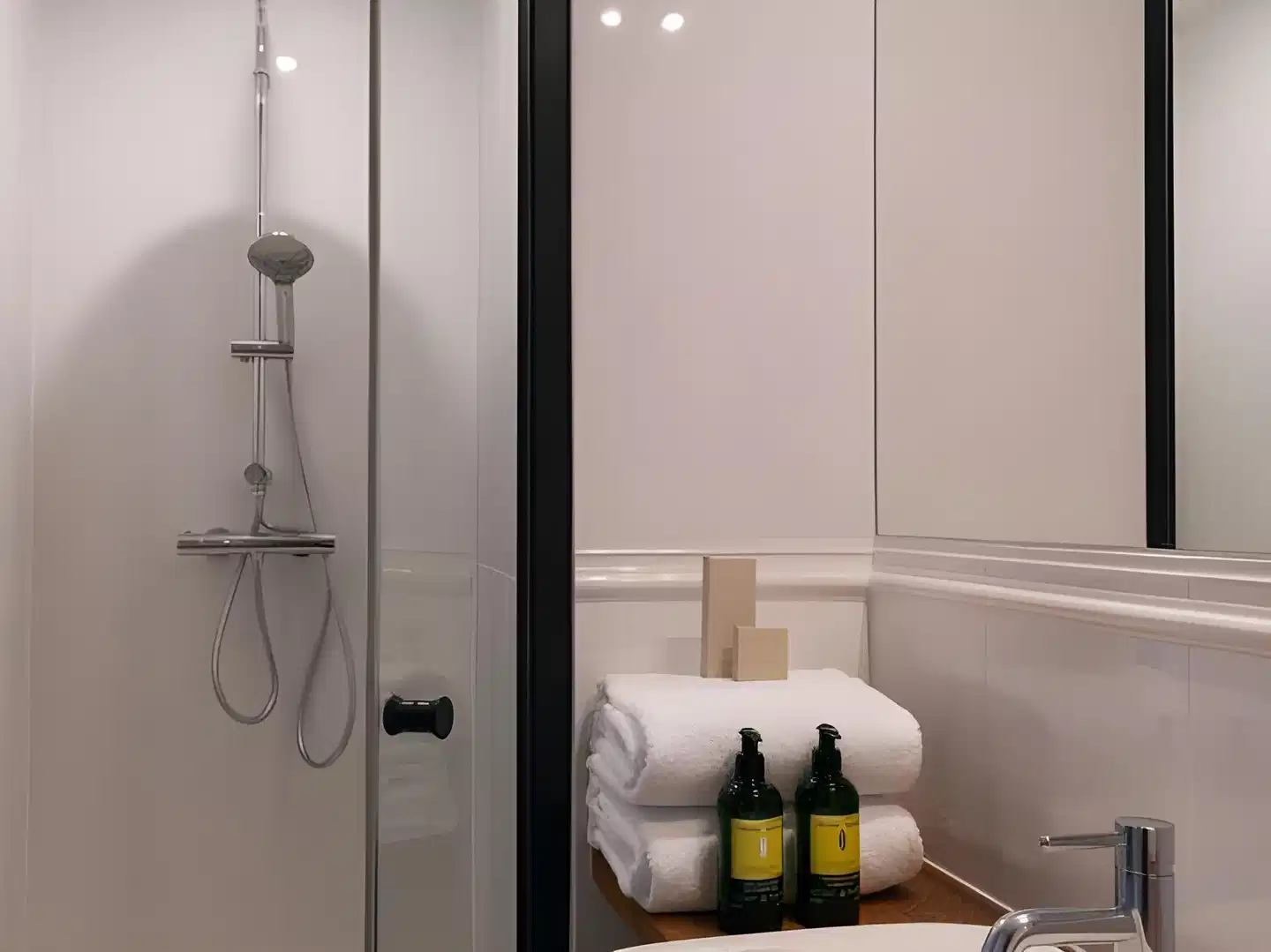 Hôtel Le Milie Rose Badezimmer