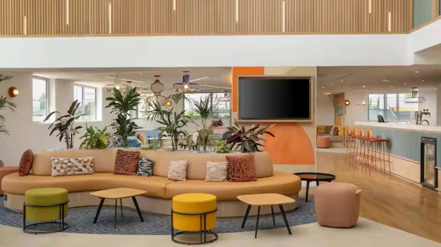 Hampton By Hilton Paris Charles De Gaulle Airport Lobby