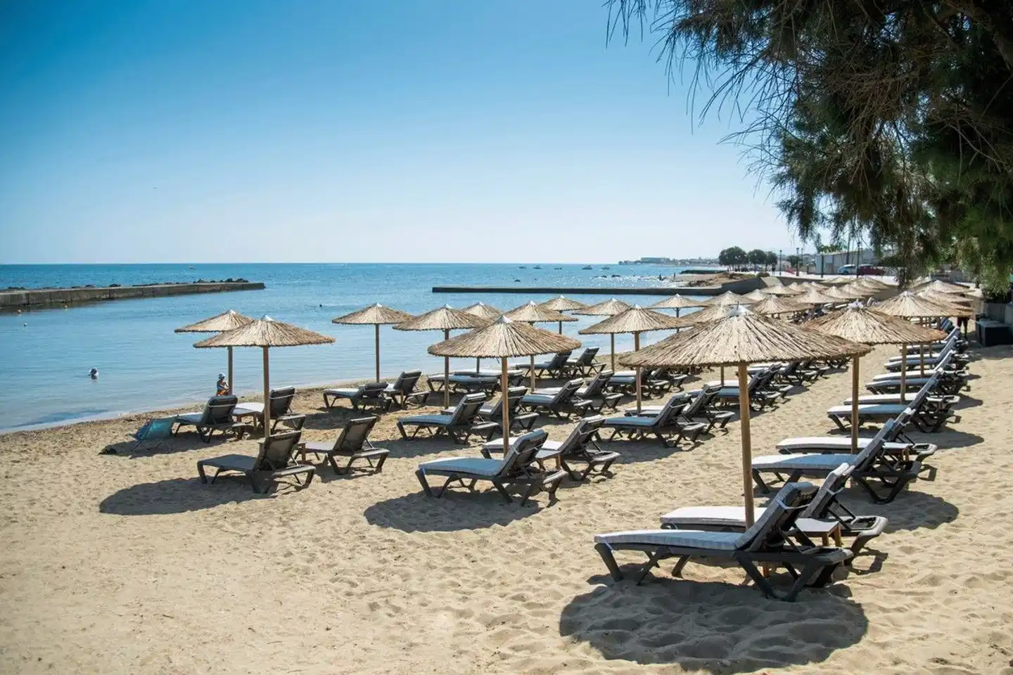 Senseana Sea Side Resort & Spa Strand