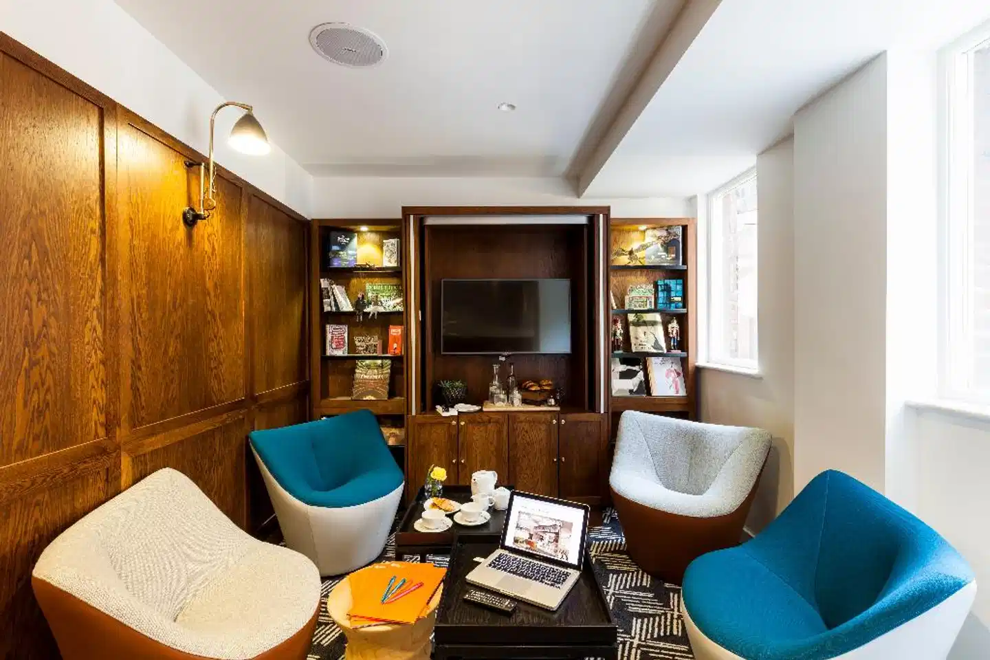 Indigo London Kensington - Earl's Court Bar