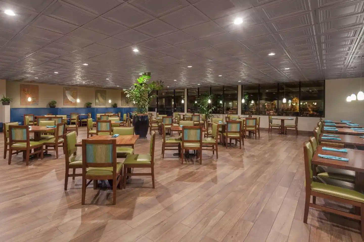 Wyndham Visalia Restaurant
