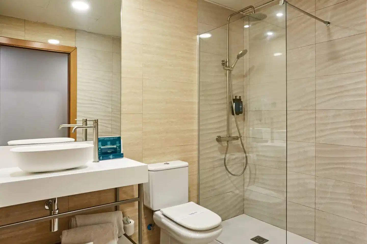 Silken Hotel Sant Gervasi Badezimmer