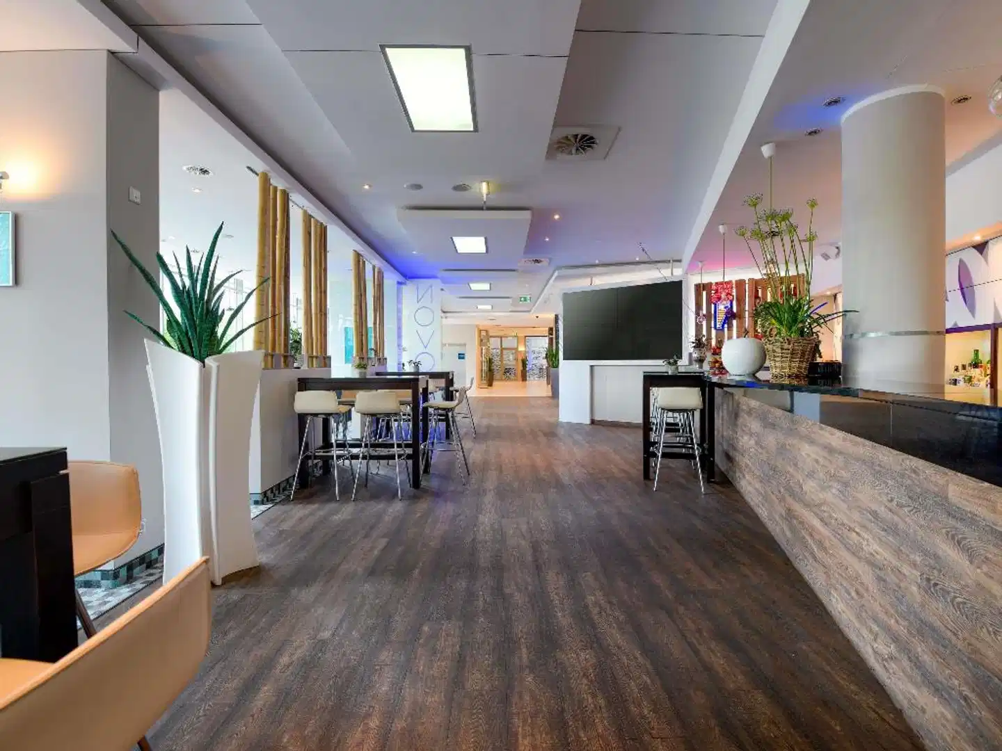 Novotel Koeln City Hotel Lobby