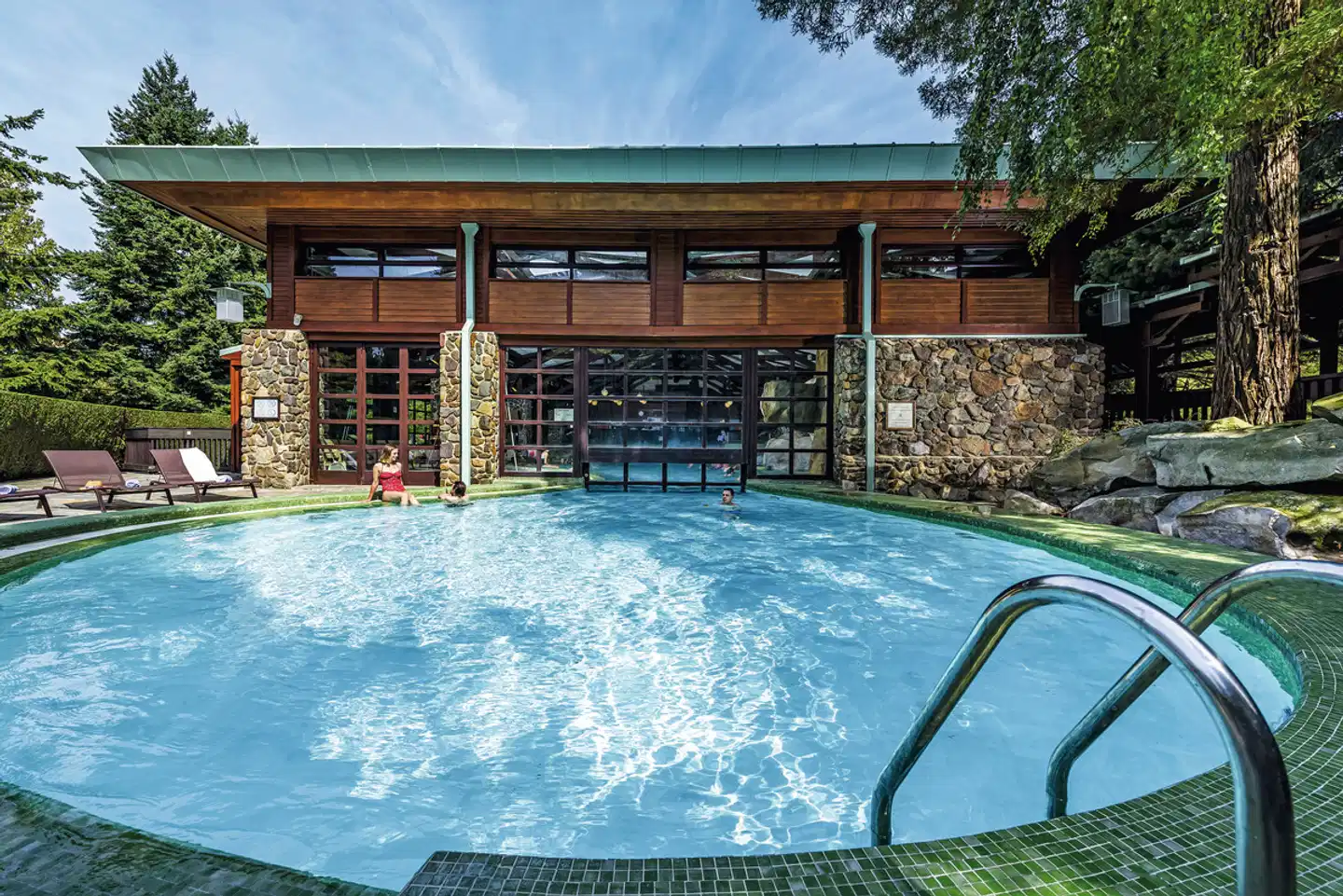 Disney Sequoia Lodge Pool