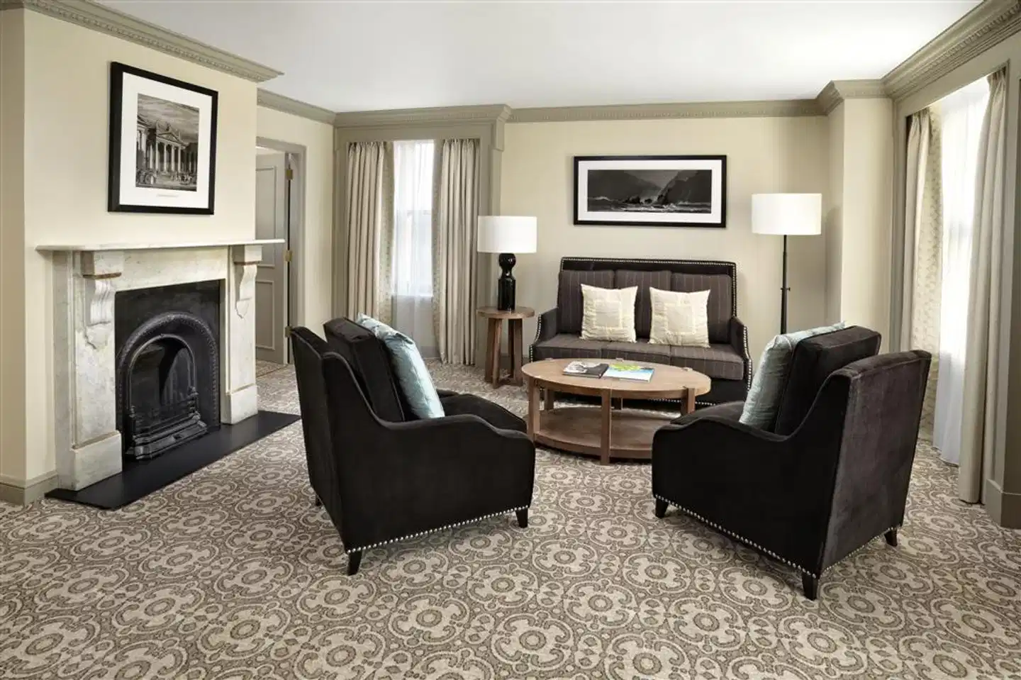 The College Green Hotel Dublin, Autograph Collection Lobby