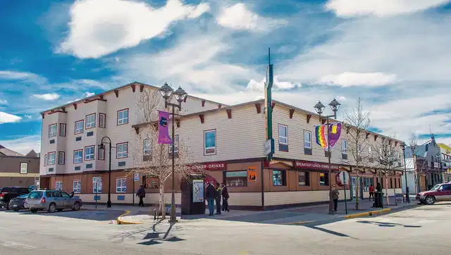 Edgewater Hotel Aussenansicht