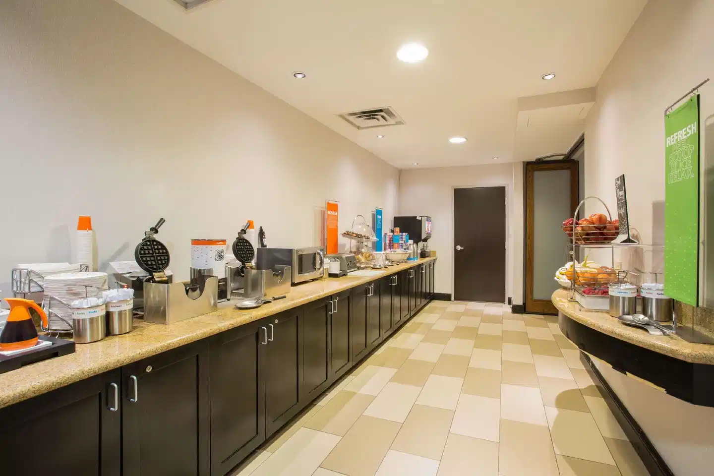 Hampton Inn & Suites Denver-Downtown Bar