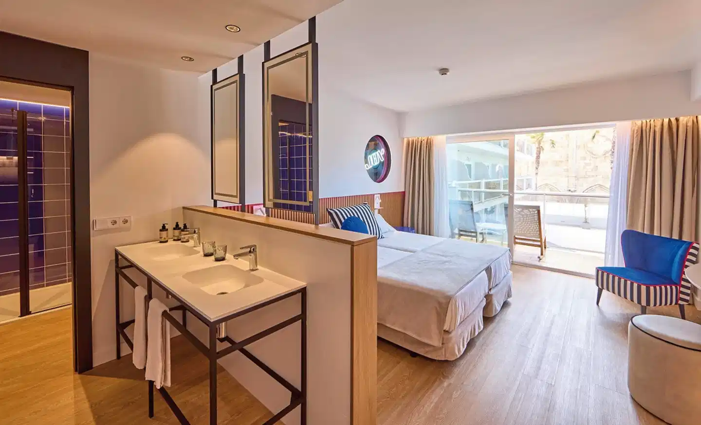 Universal Hotel Neptuno - Adults Only Wohnbeispiel