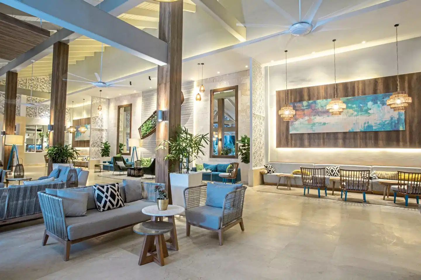 Vista Sol Punta Cana Beach Resort & Spa Bar