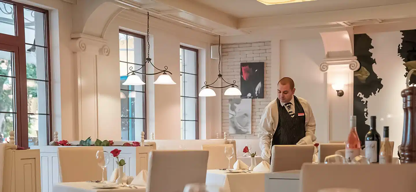 GRIFID Club Hotel Arabella Personen