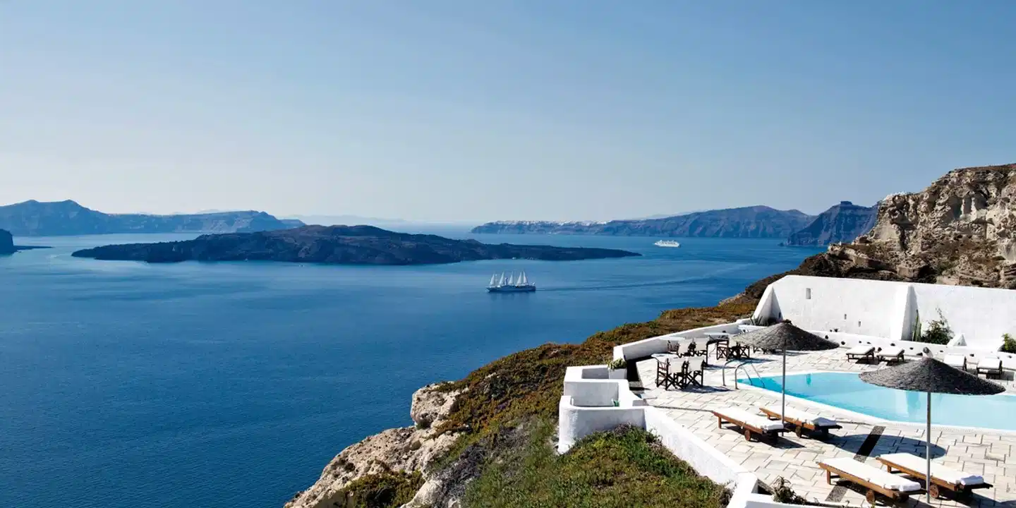 Caldera's Dolphin Strand