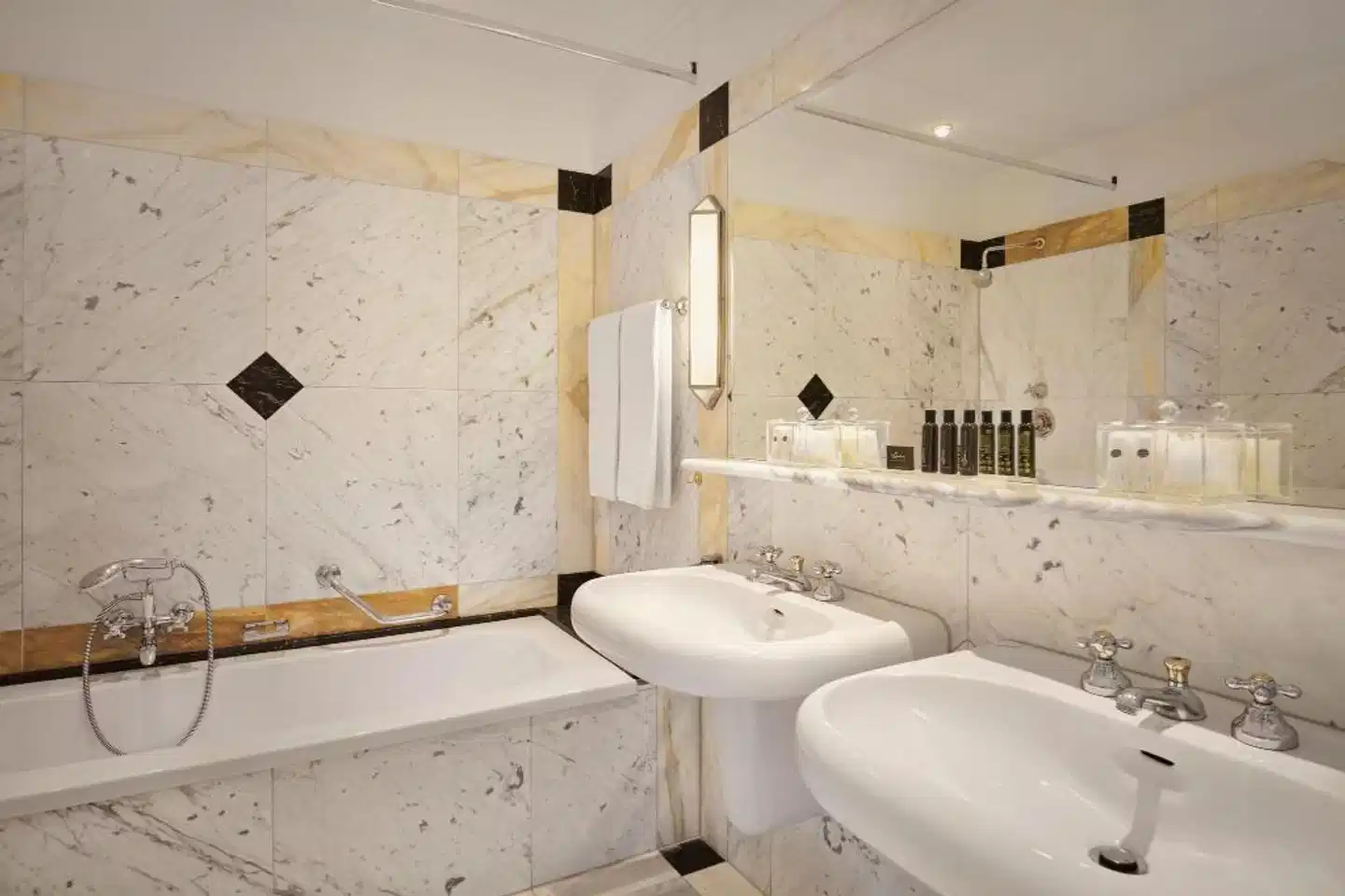 Hotel Bristol, a Luxury Collection Hotel, Vienna Badezimmer