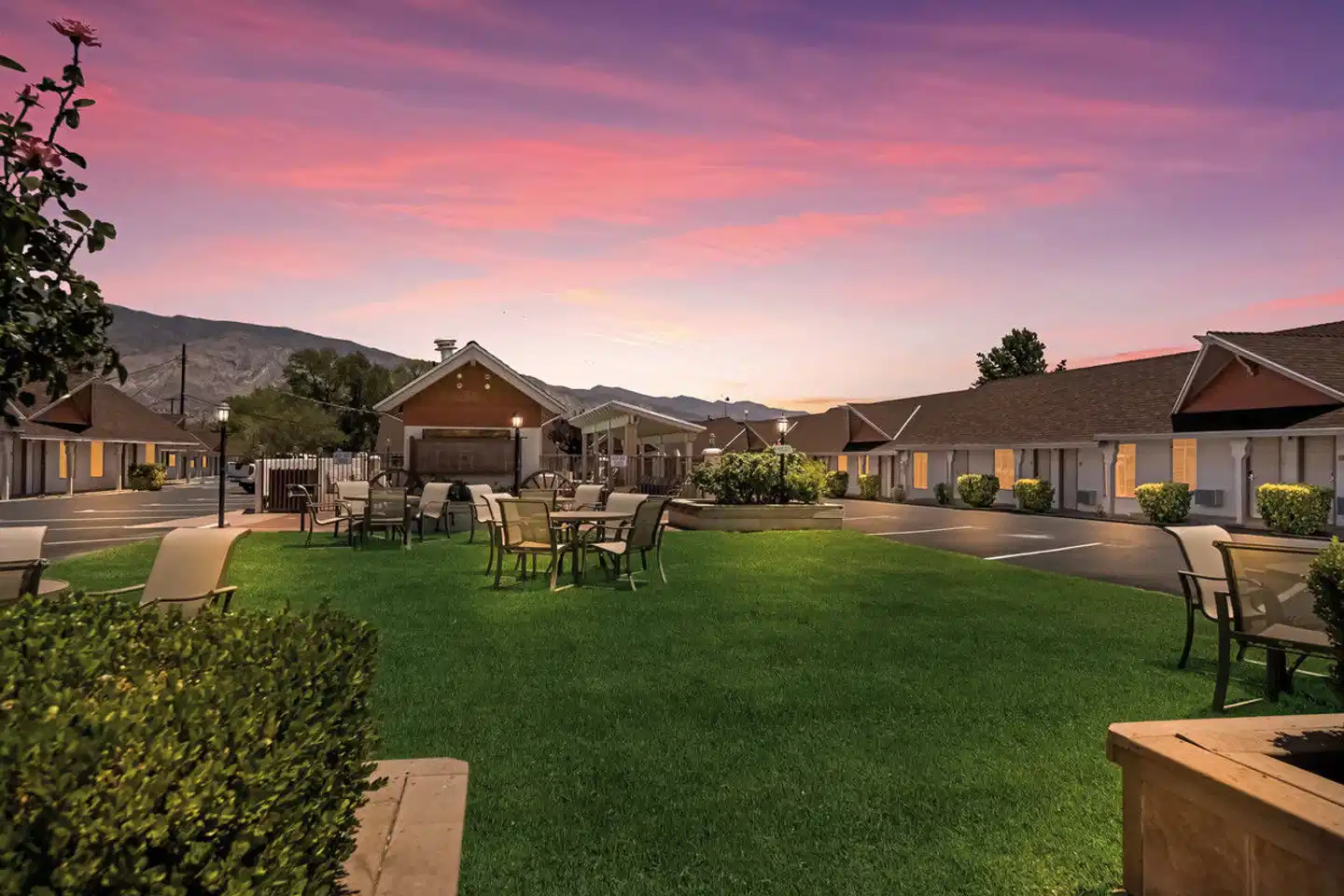 Best Western Plus Frontier Motel Garten