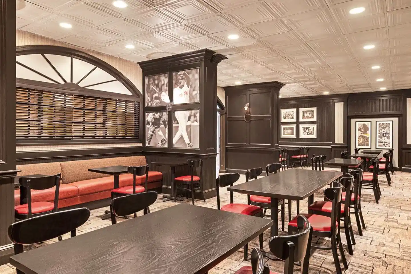 Holiday Inn Boston - Cambridge Area Bar