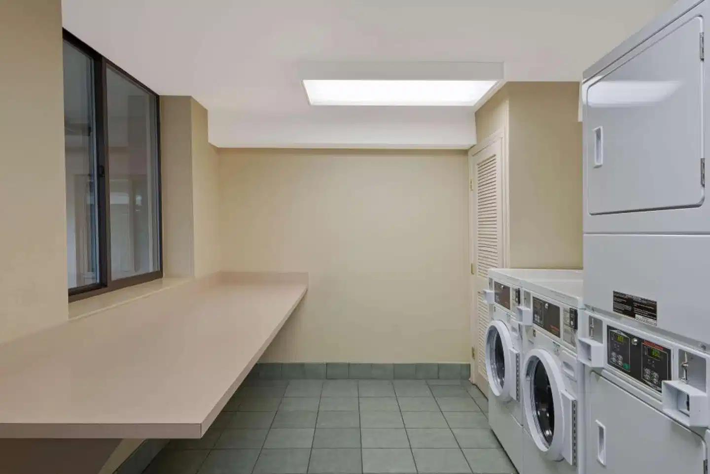 Ramada by Wyndham Boston Badezimmer