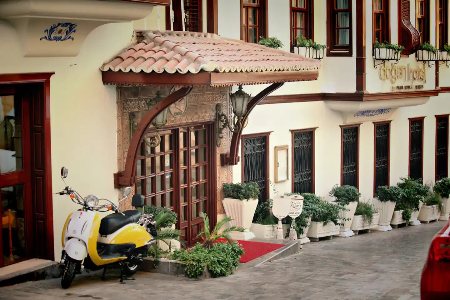 Dogan Hotel Aussenansicht