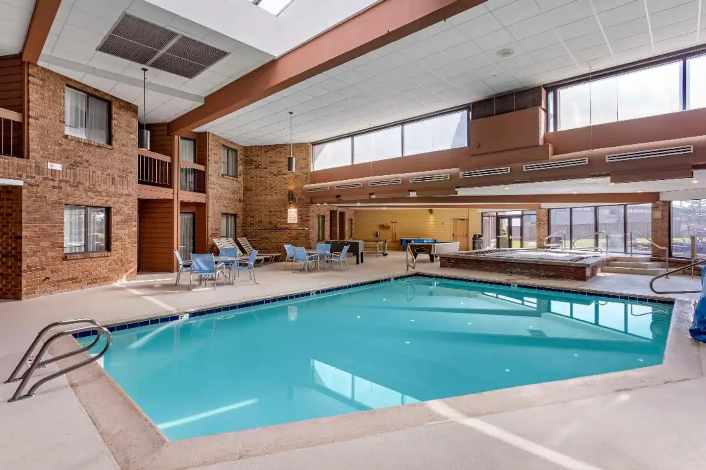 Best Western Plus Landmark Inn Hallenbad