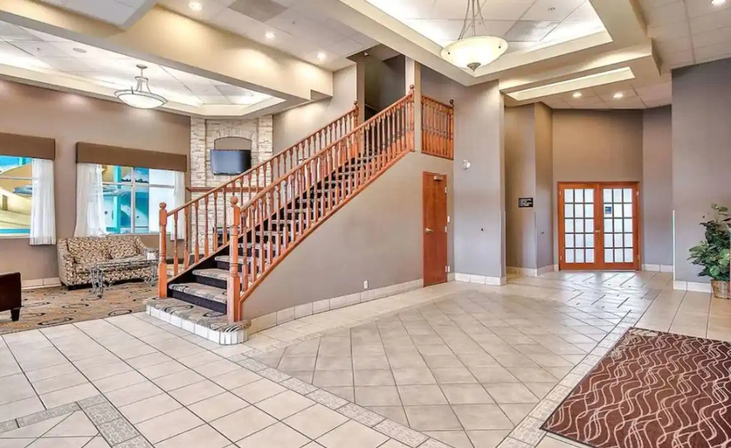 Comfort Inn & Suites South Lobby