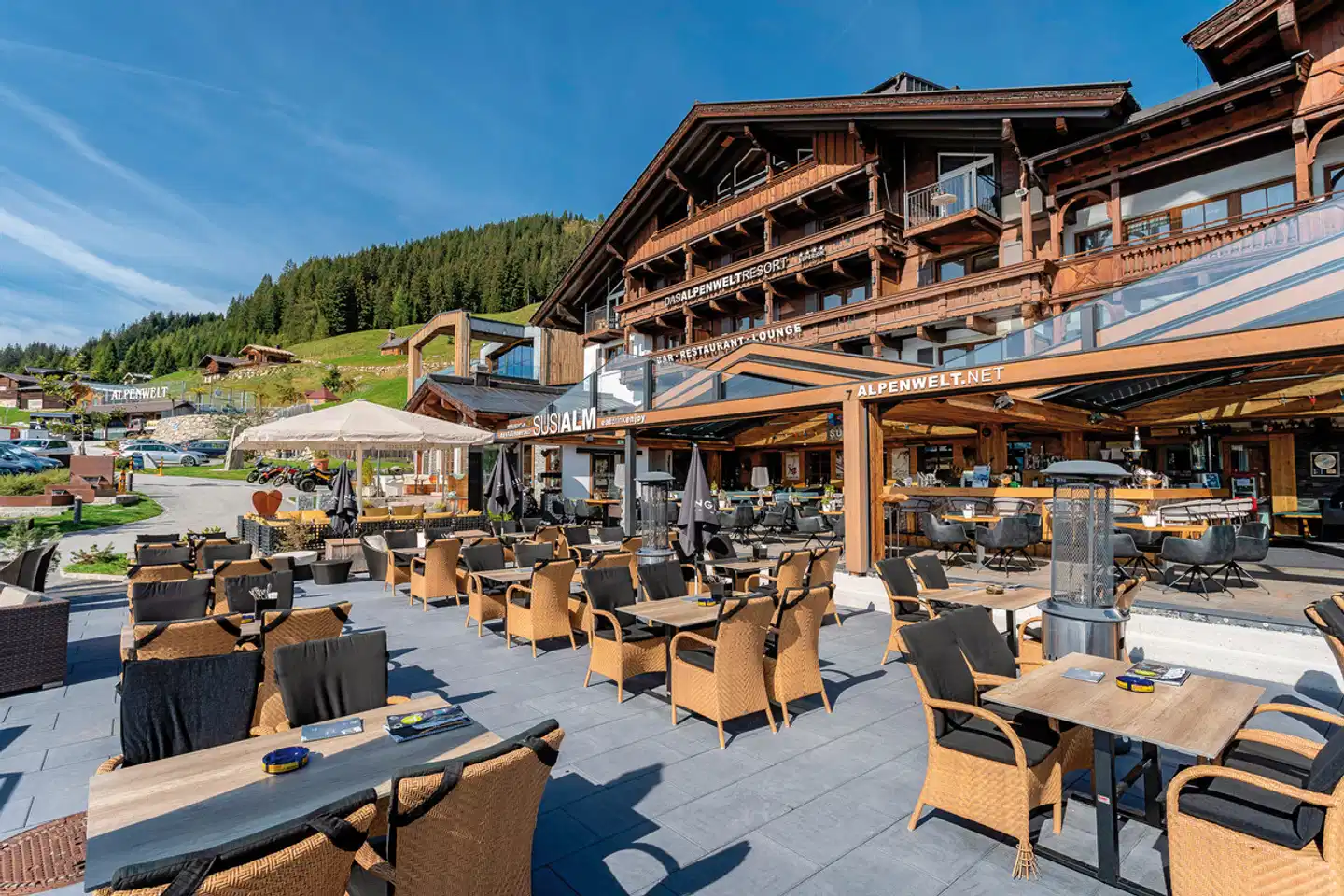 MY ALPENWELT Resort Terrasse
