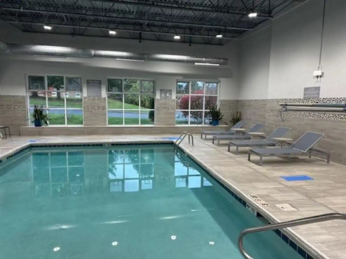 Spark by Hilton Walker Grand Rapids North Hallenbad