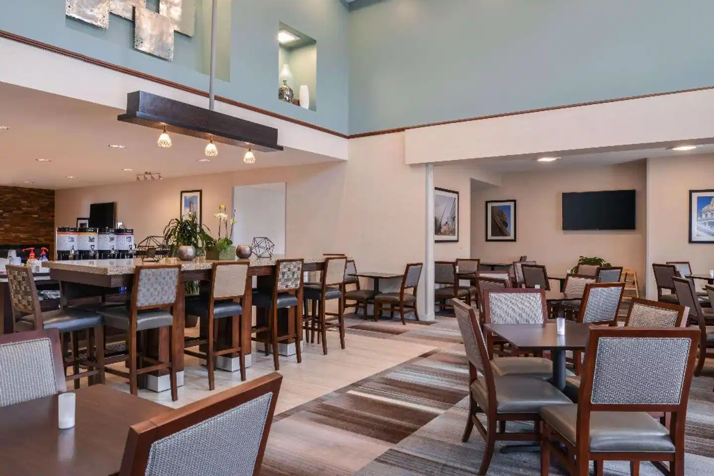 Hampton Inn & Suites Denver-Speer Boulevard Bar