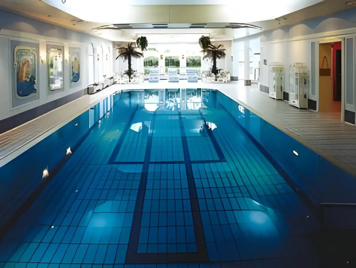 Privat-Hotel Villa Aurora Hallenbad