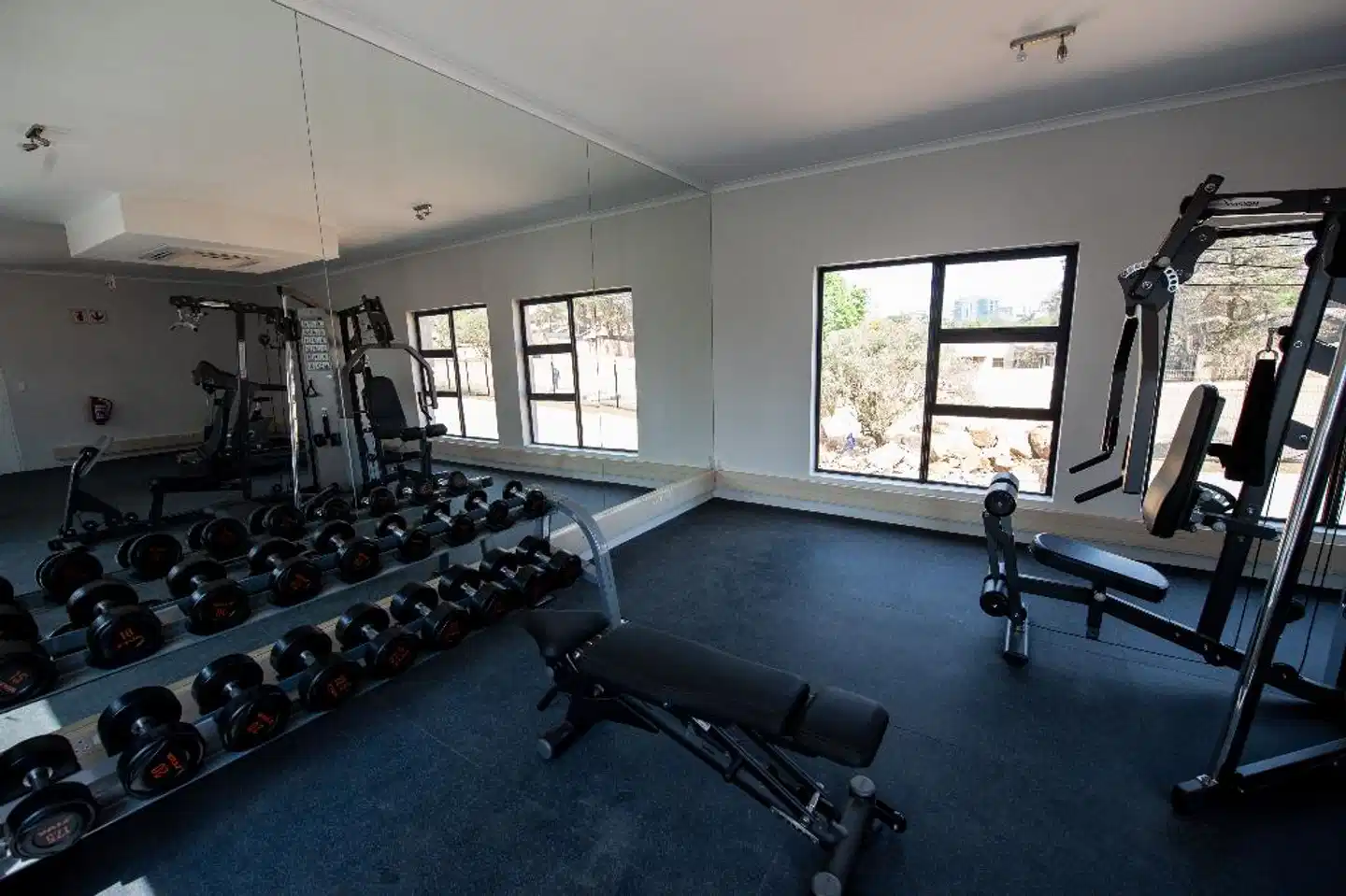 Enigma Hotel Apartments Sport und Entertainment