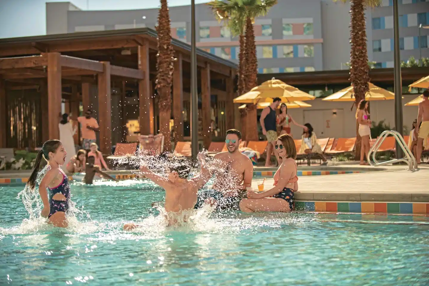 Universal Endless Summer Resort - Dockside Inn and Suites Hallenbad