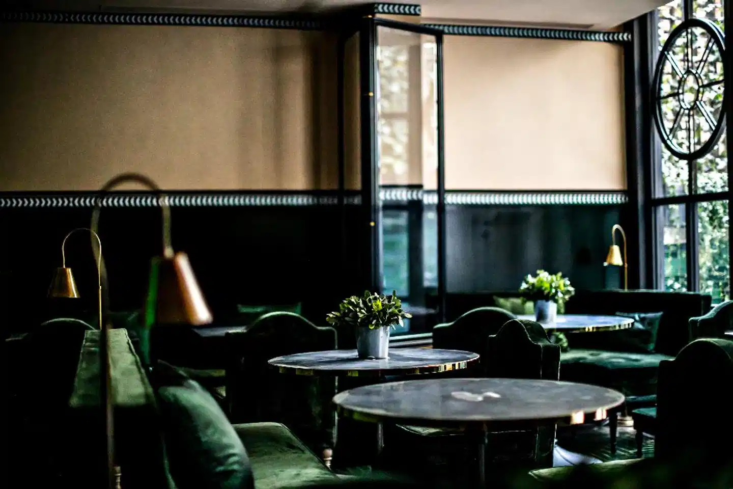 Monsieur George-Champs Elysees Konferenz