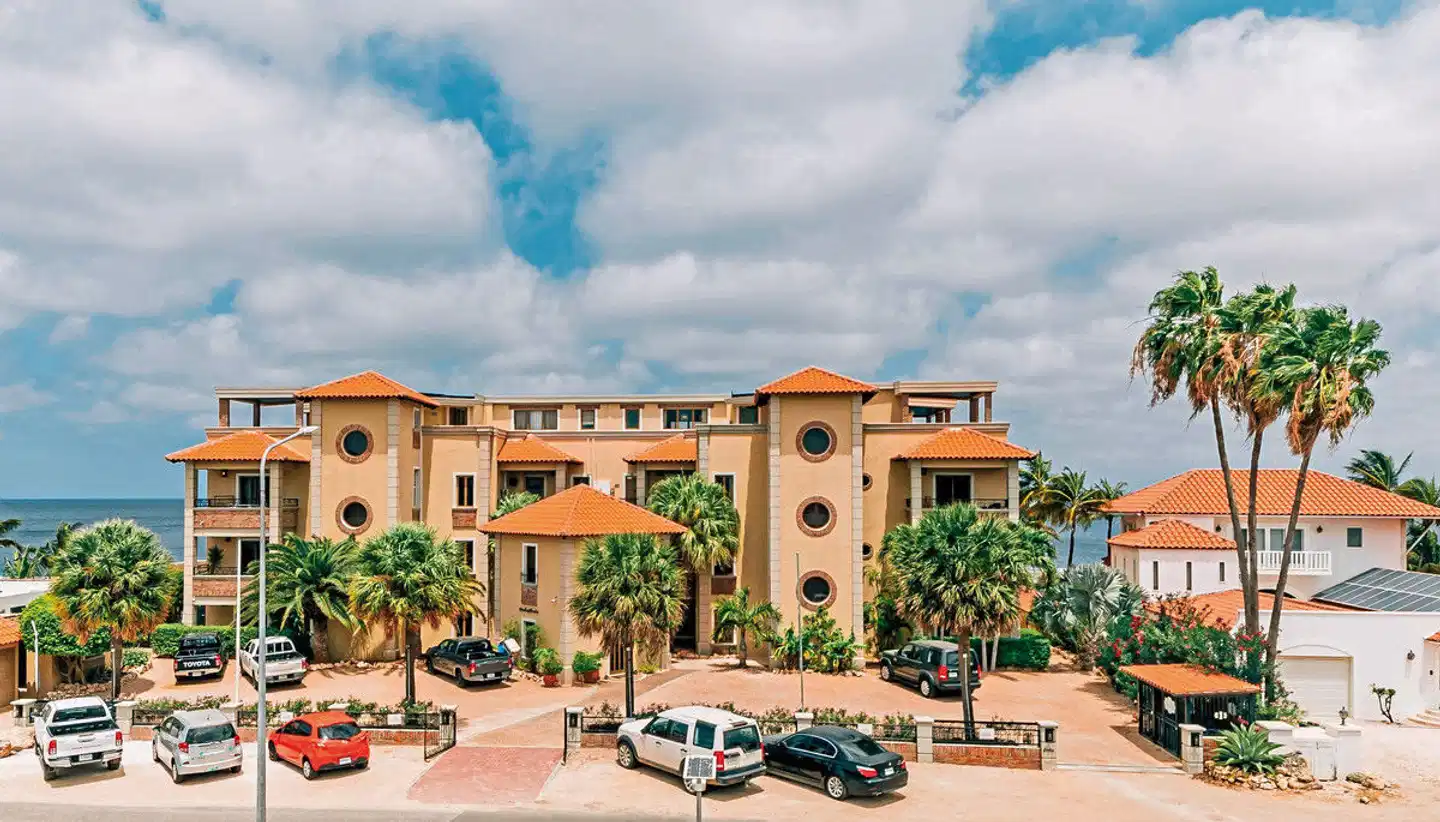 The Bellafonte Luxury Oceanfront Hotel Aussenansicht