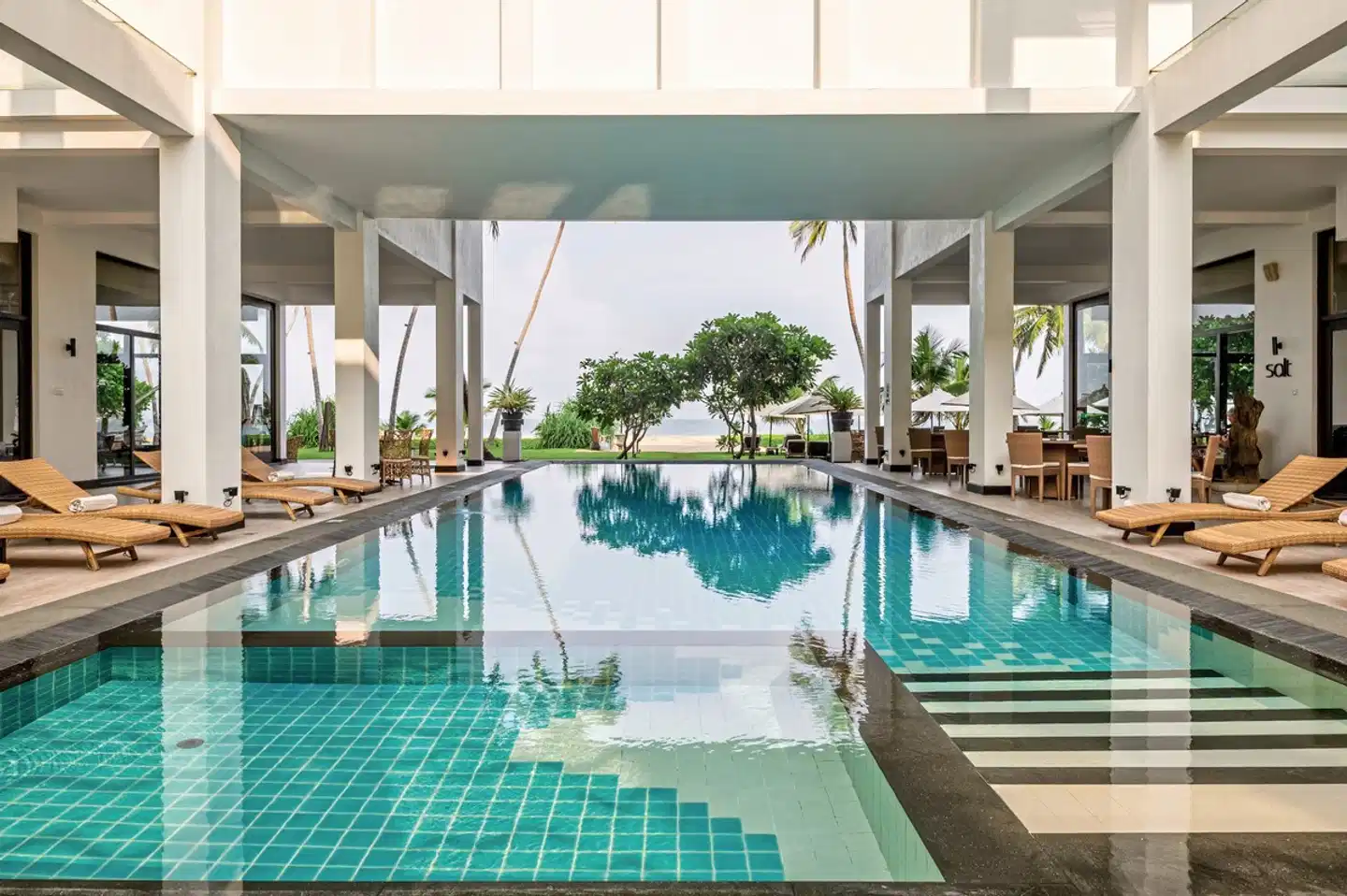 Shinagawa Beach Resort Hallenbad