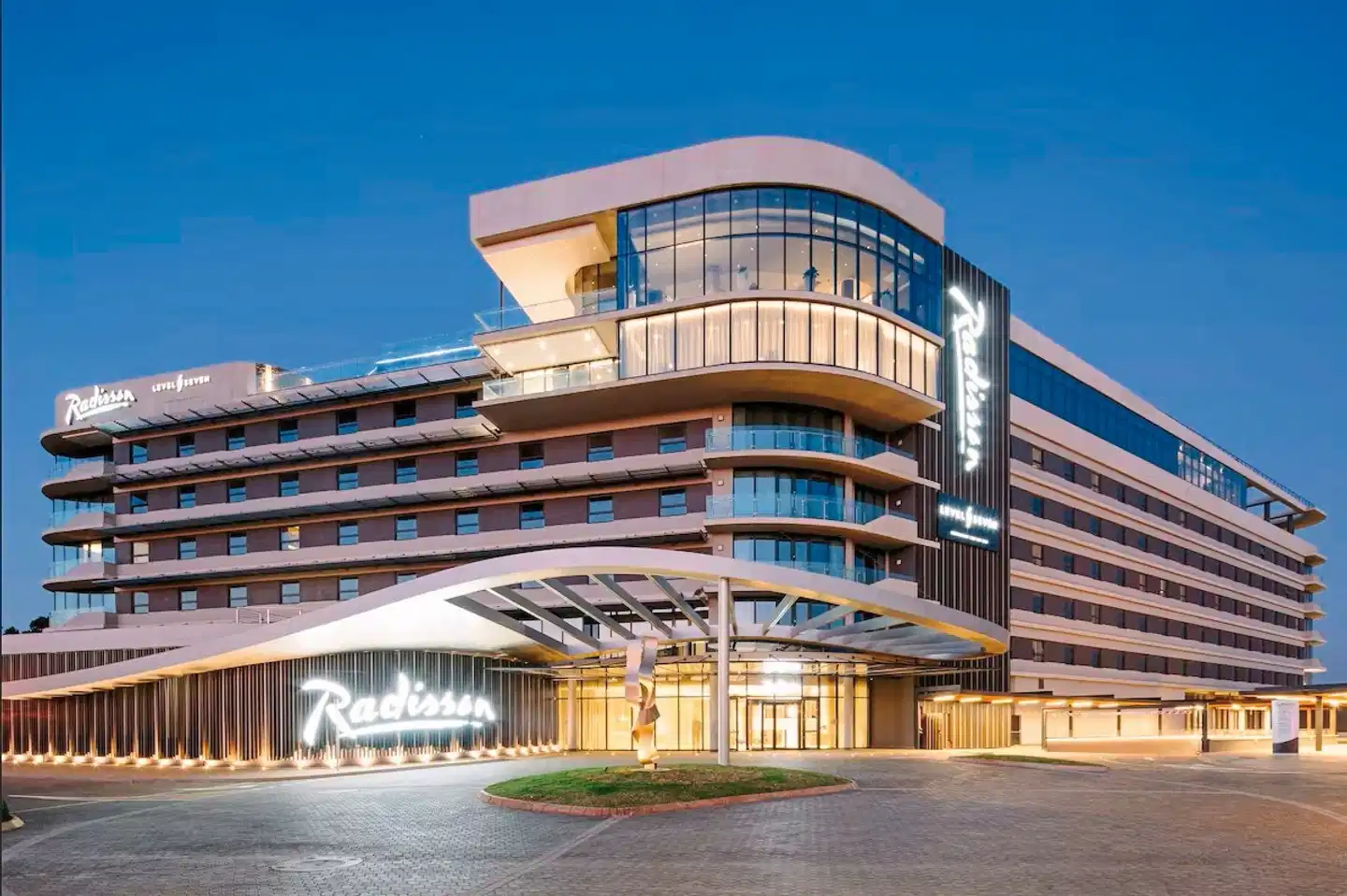 Radisson Hotel & Convention Centre Johannesburg, O.R. Tambo Aussenansicht