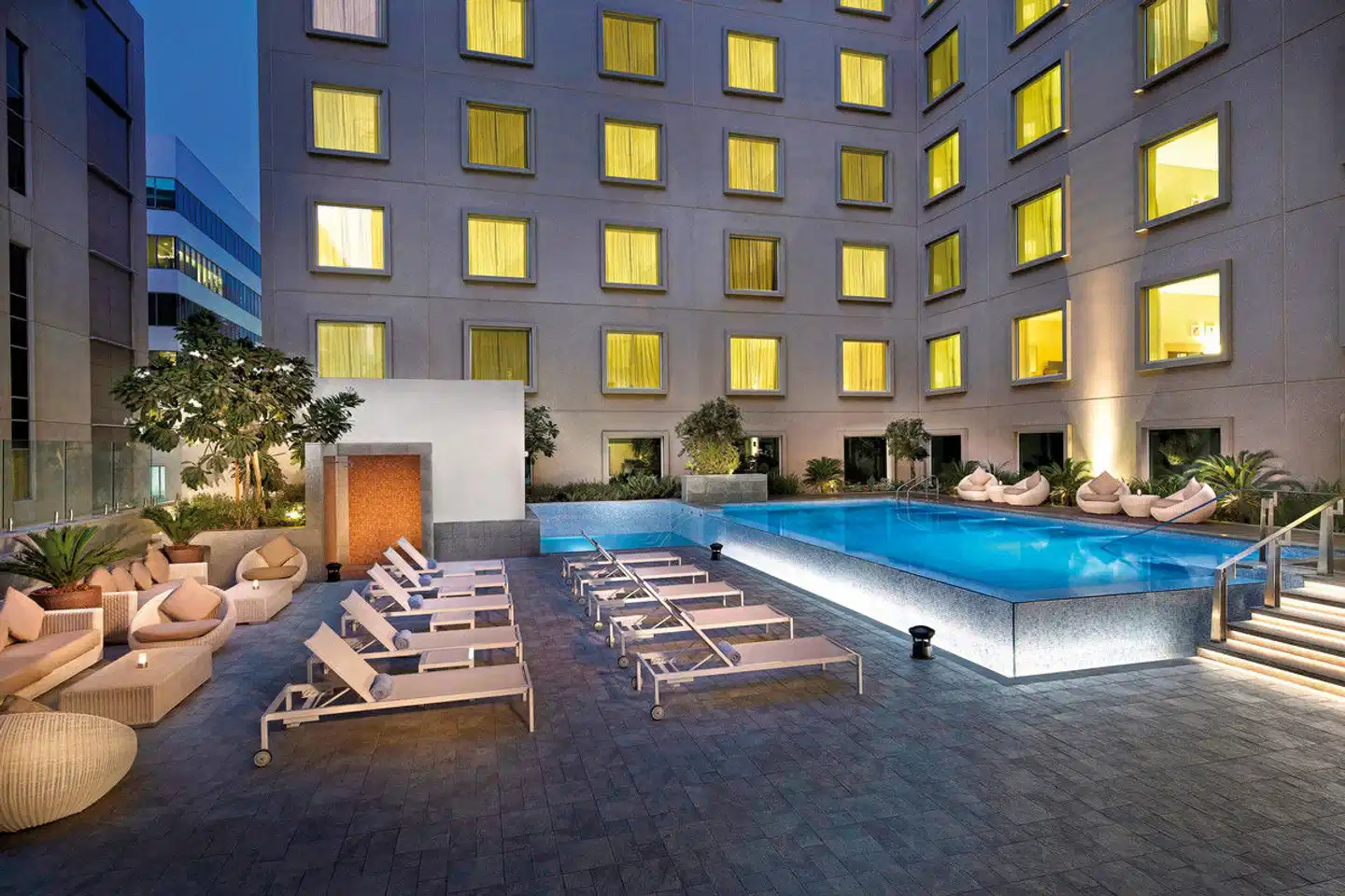 Hilton Garden Inn Dubai, Mall Avenue Pool