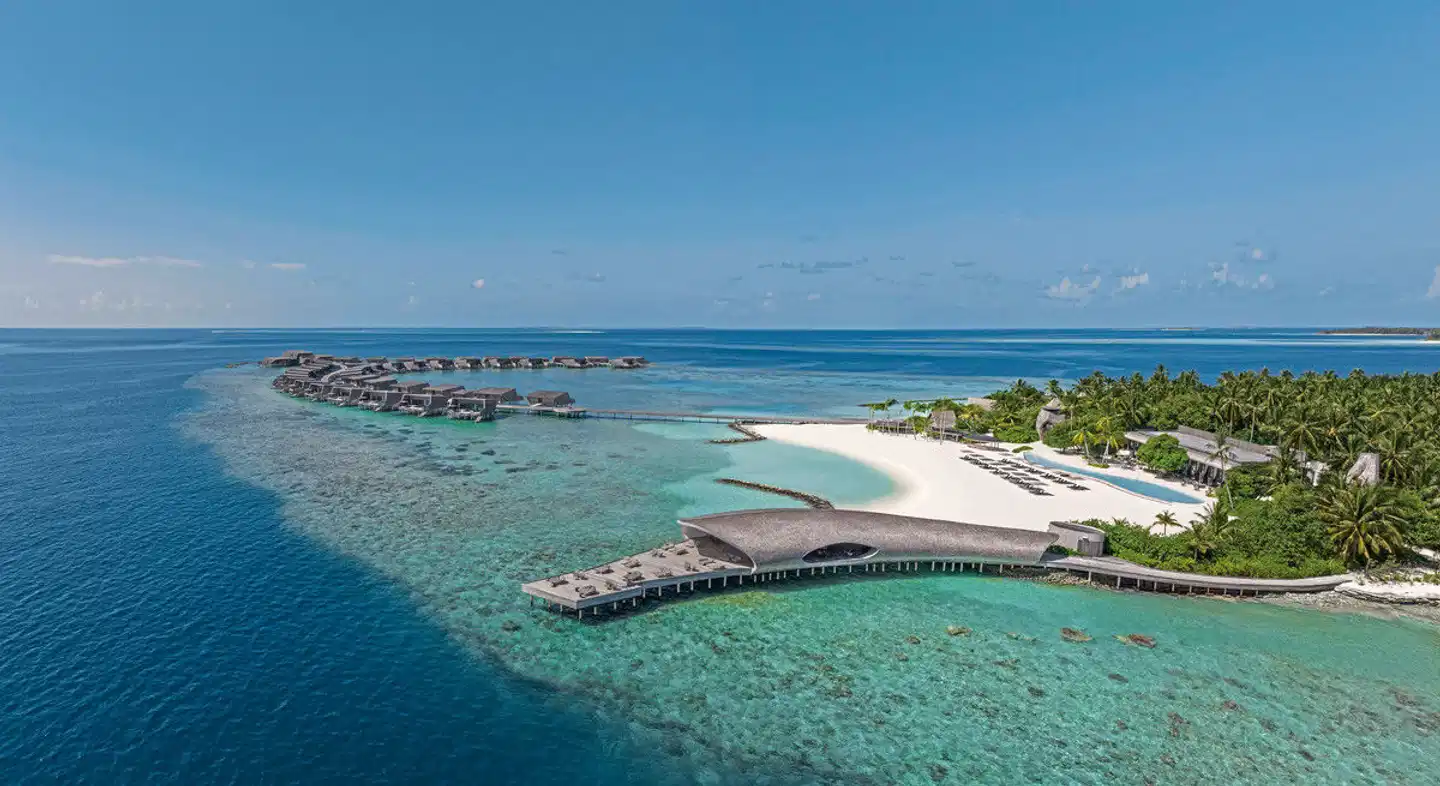 The St. Regis Maldives Vommuli Resort Landschaft