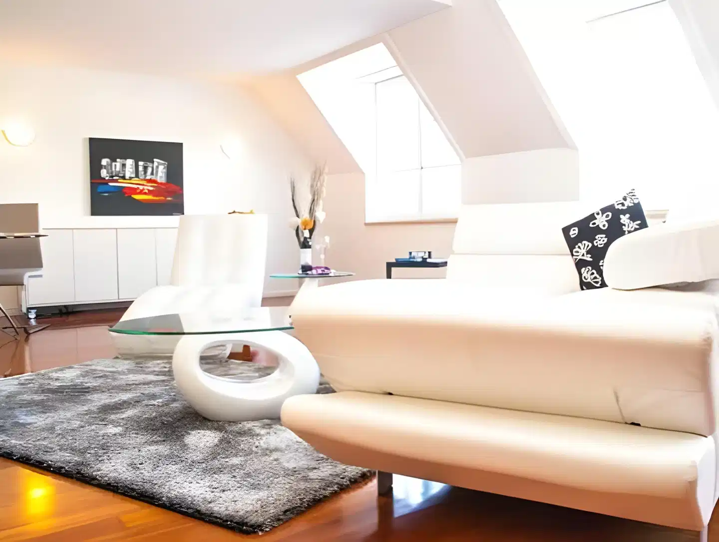 Mar Suite Apartments Center Lobby