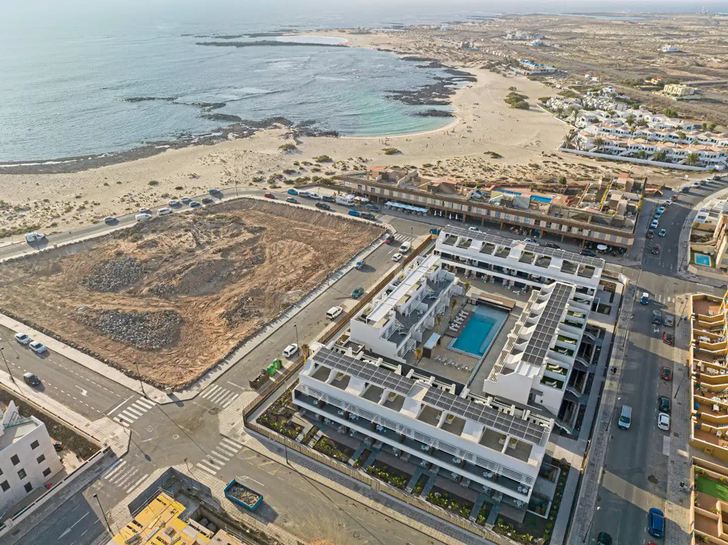 Esmeralda Cotillo Homes by LIVVO Strand