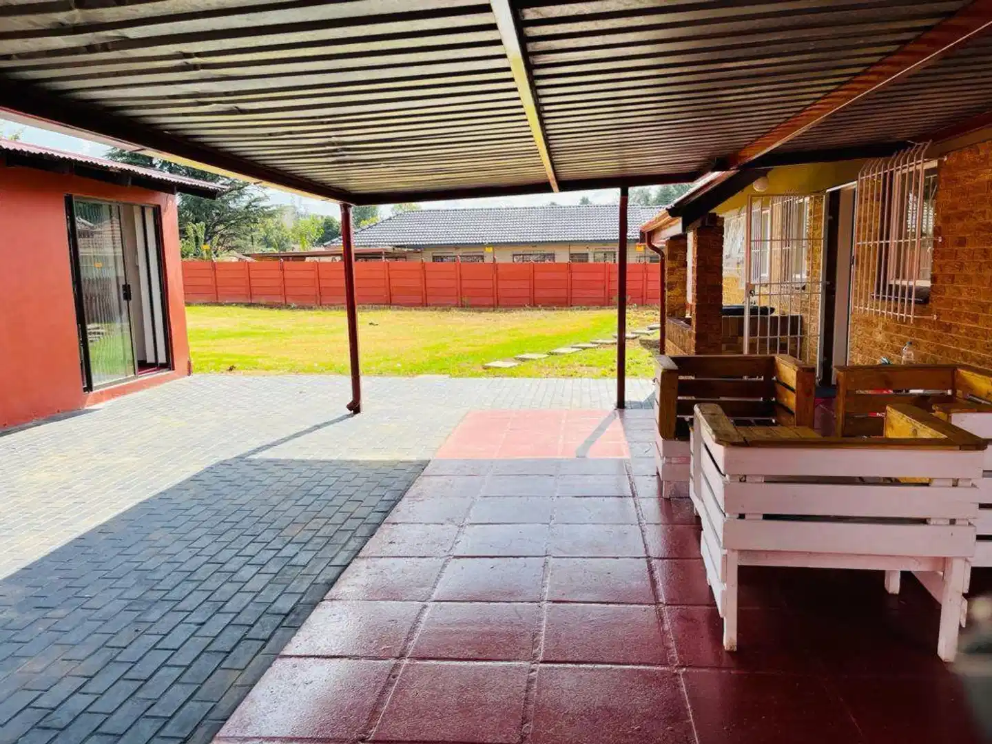 Ithonsi Guesthouse Terrasse