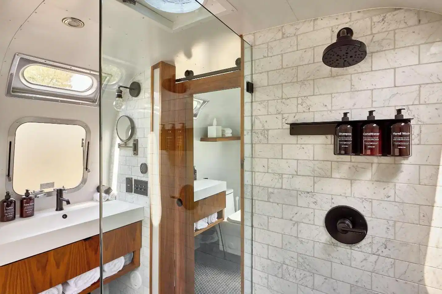 AutoCamp Sequoia Badezimmer