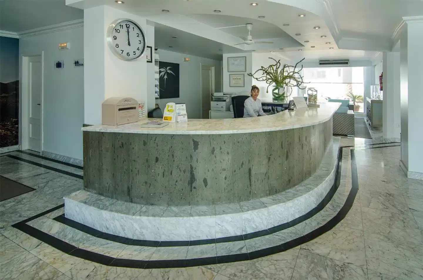 Apartamentos Parque Tropical Lobby