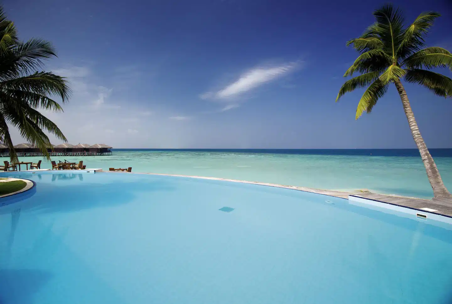 Filitheyo Island Resort Pool