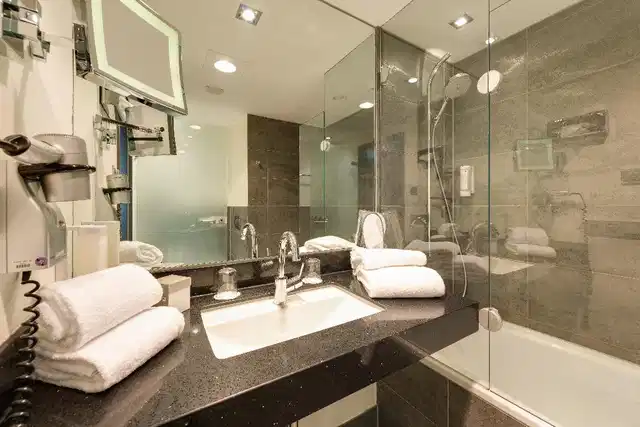NOVINA HOTEL Wöhrdersee Nürnberg City Badezimmer