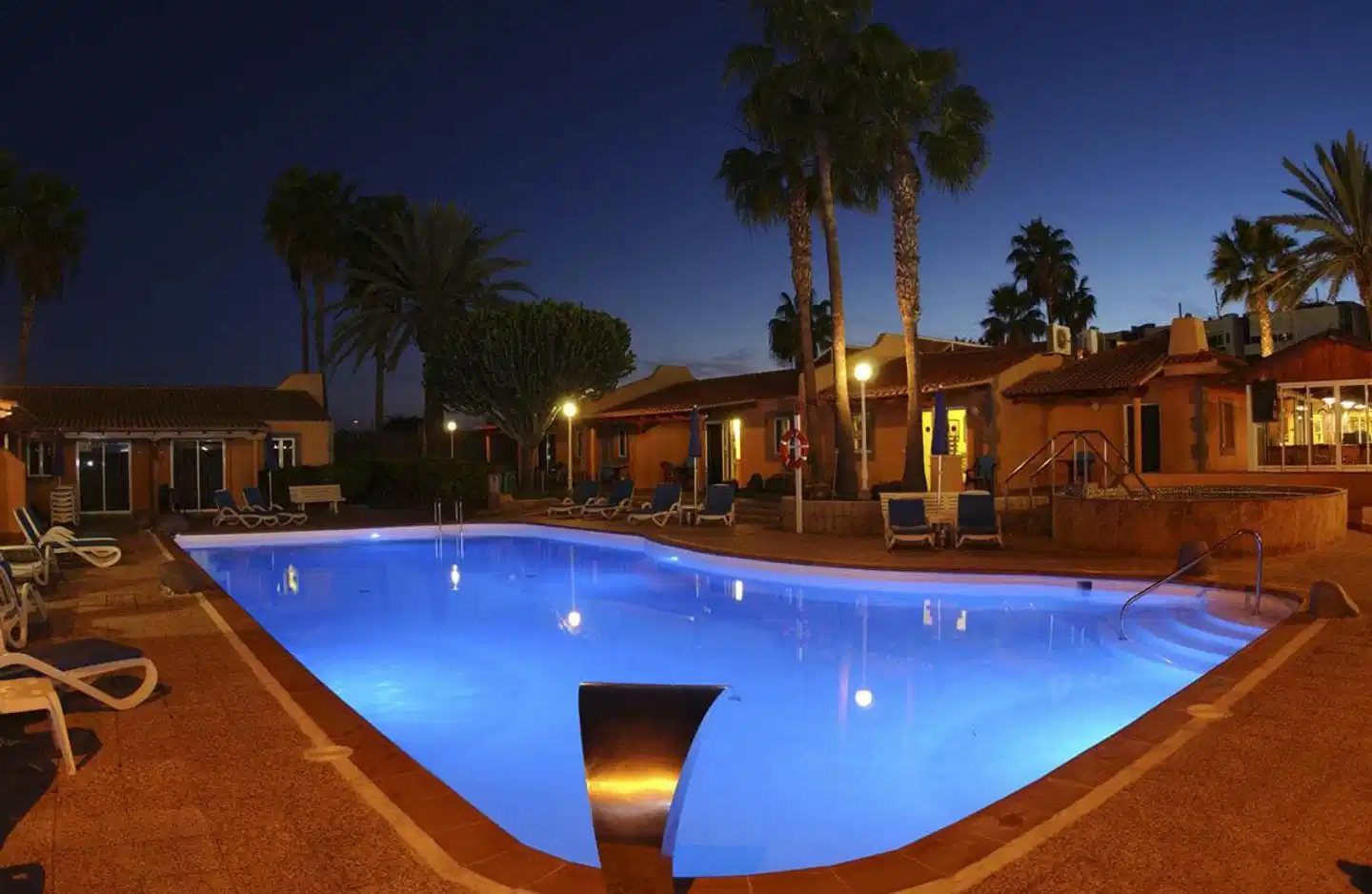 Los Almendros - Gay & Lesbian Only Pool