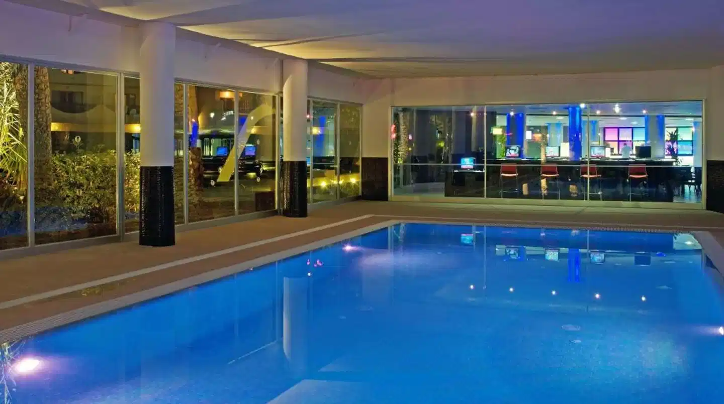 Sol Guadalupe Hallenbad