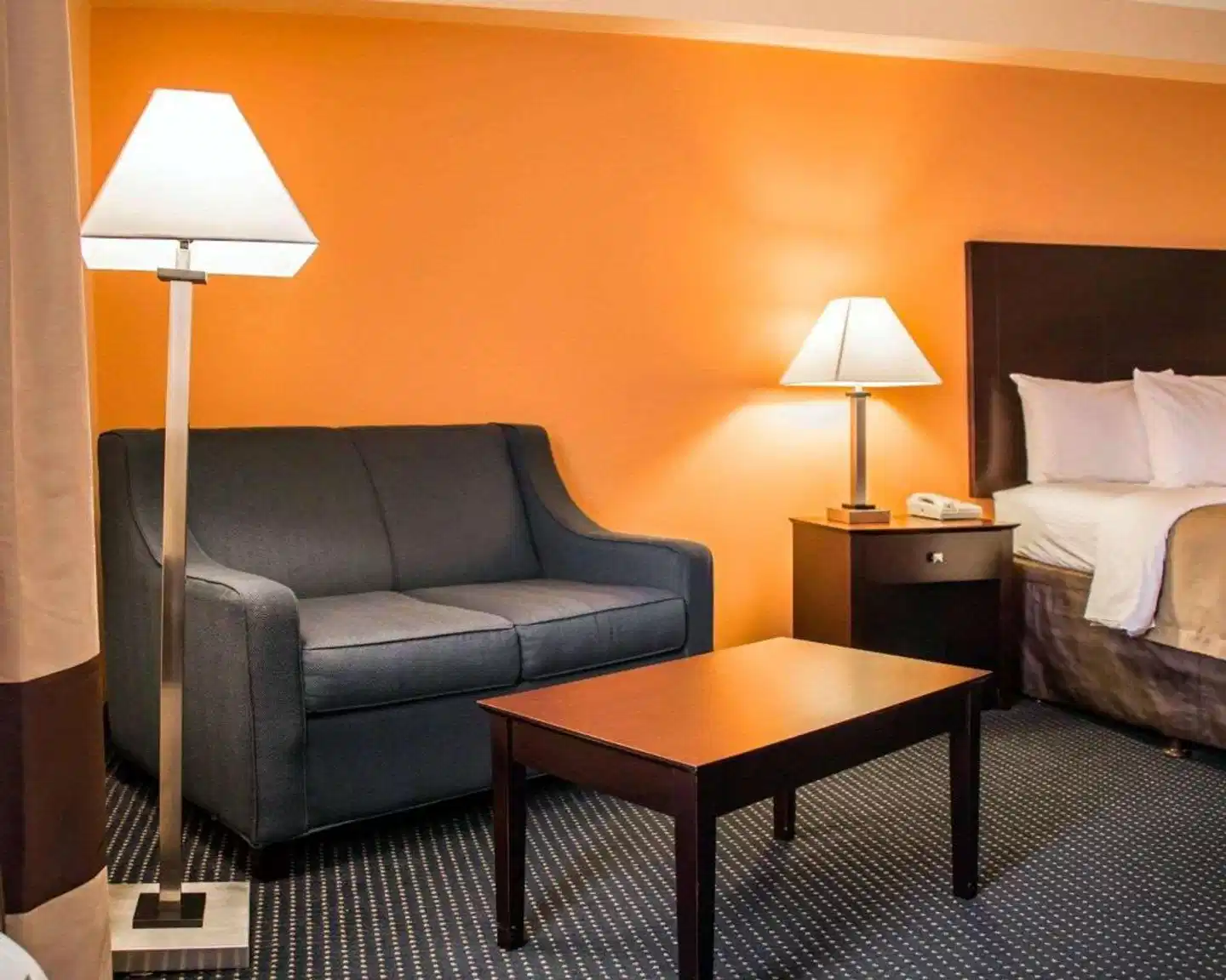 Comfort Inn International Lobby