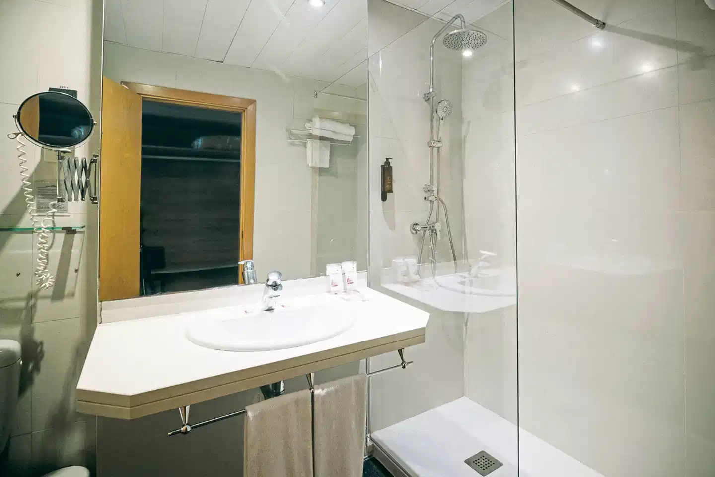 Eurohotel Barcelona-Diagonal Port Badezimmer