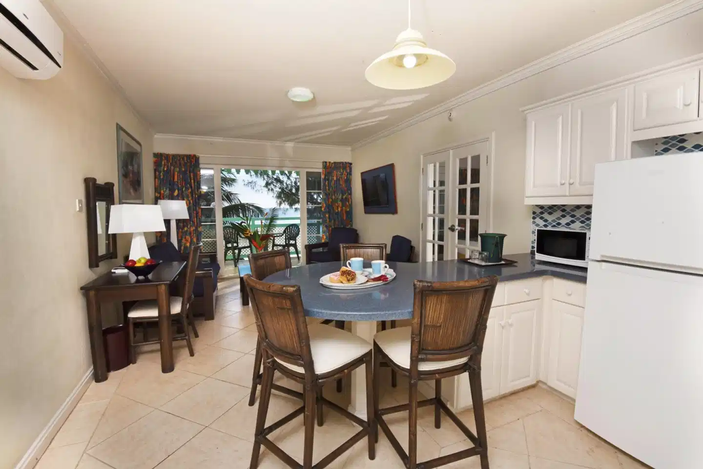 Coral Mist Beach Hotel Restaurant