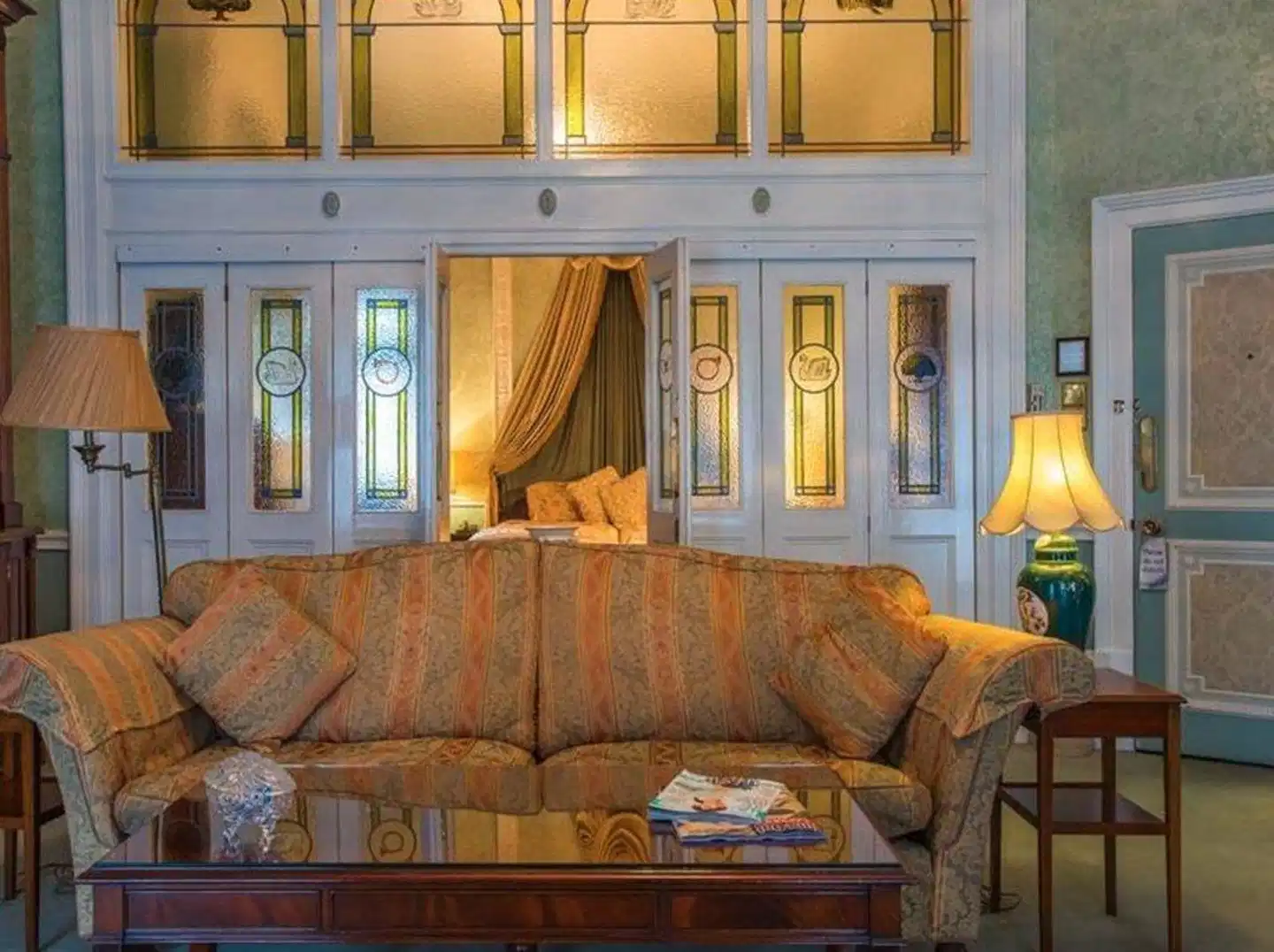 London Elizabeth Lobby