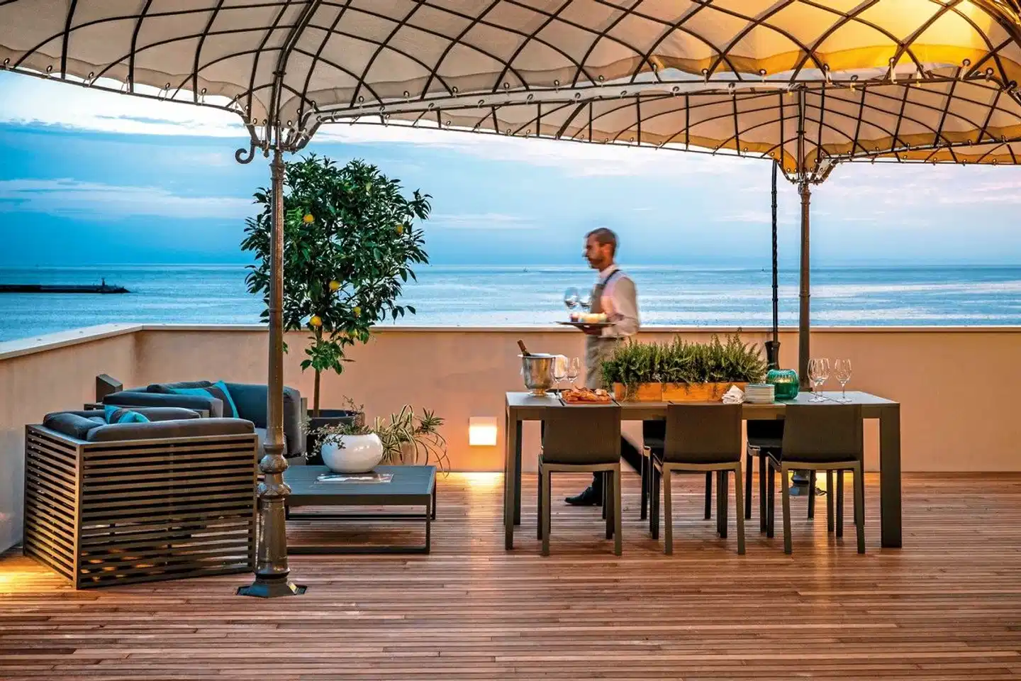 Plaza e De Russie Terrasse